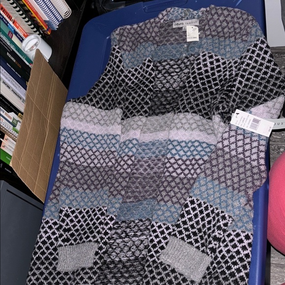 Absolutely Famous Multicolor Patterned Cardigan - Picture 6 of 8